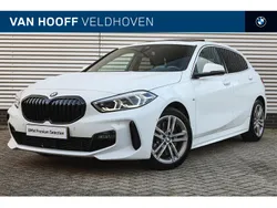 Alpinweiss iii Gebruikt 2024 BMW 120 Executive Hatchback | € 37.750 (Eerlijke prijs)