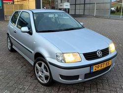 Zilver Gebruikt 2000 VW Polo Trendline Hatchback | € 1.500 (Super prijs)