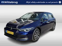 Blauw Gebruikt 2022 VW Golf VIII Style Hatchback | € 25.950 (Goede deal)