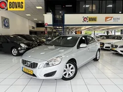 Grijs Gebruikt 2013 Volvo S60 Kinetic Sedan | € 14.150