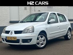 Wit Gebruikt 2007 Renault Clio R.S. Campus Hatchback | € 1.745 (Eerlijke prijs)