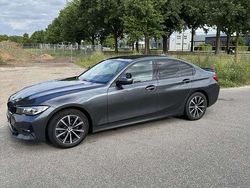 Grijs Gebruikt 2019 BMW 318 Executive Sedan | € 18.500 (Eerlijke prijs)