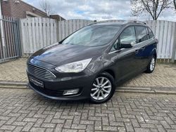 Grijs, metallic lak Gebruikt 2017 Ford Grand C-Max Titanium MPV | € 12.999 (Iets duurder)