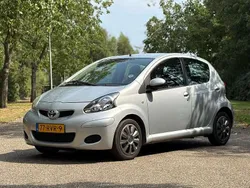 Zilver Gebruikt 2011 Toyota Aygo Comfort Hatchback | € 2.650 (Goede deal)