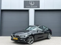 Zwart Gebruikt 2015 BMW 330 Luxury Line Sedan | € 13.900 (Duur)