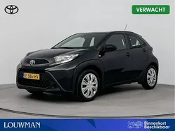 Zwart Gebruikt 2024 Toyota Aygo Play Hatchback | € 19.995 (Goede deal)