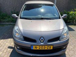 Grijs Gebruikt 2009 Renault Clio II Authentique Hatchback | € 2.500 (Iets duurder)