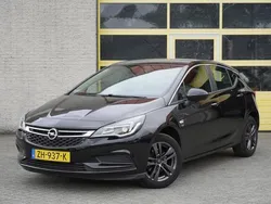 Zwart Gebruikt 2019 Opel Astra Edition Hatchback | € 10.950 (Goede deal)