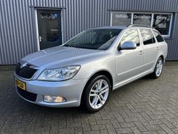 Grijs (metallic) Gebruikt 2010 Skoda Octavia Ambition Stationwagen | € 3.950