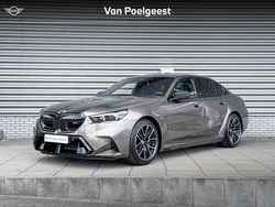Bmw individual special request lakkleur (490) Nieuw 2025 BMW M5 Comfort Edition Sedan | € 174.876