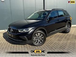 Zwart Gebruikt 2021 VW Tiguan Life SUV | € 25.940 (Super prijs)