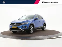 Blauw Gebruikt 2023 VW T-Roc Edition SUV | € 24.940 (Eerlijke prijs)