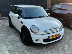 Wit Gebruikt 2011 Mini ONE Business Hatchback | € 4.995 (Eerlijke prijs)