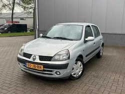 Grijs Gebruikt 2002 Renault Clio II Hatchback | € 1.650 (Eerlijke prijs)