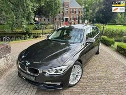 Bruin Gebruikt 2018 BMW 330 Executive Stationwagen | € 21.444 (Eerlijke prijs)