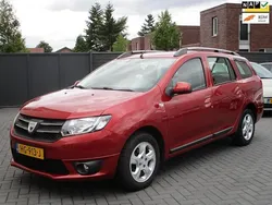 Rood Gebruikt 2015 Dacia Logan MCV Prestige MPV | € 4.950 (Eerlijke prijs)