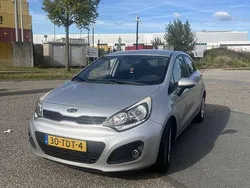 Grijs Gebruikt 2012 Kia Rio Plus Hatchback | € 7.499 (Eerlijke prijs)