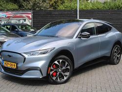 Grijs Gebruikt 2022 Ford Mustang Mach-E Extended Range SUV | € 35.995 (Eerlijke prijs)