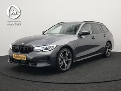 Grijs, metallic lak Gebruikt 2021 BMW 330 Sport Line Stationwagen | € 29.890 (Eerlijke prijs)