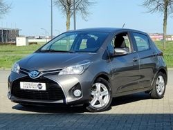 Grijs Gebruikt 2016 Toyota Yaris Hybrid Edition-S Hatchback | € 15.950 (Duur)