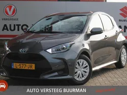Grijs Gebruikt 2021 Toyota Yaris Hybrid Active Hatchback | € 16.450 (Eerlijke prijs)