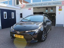 Zwart, metallic lak Gebruikt 2021 Toyota Corolla Stationwagen | € 21.950 (Eerlijke prijs)