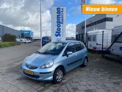 Blauw, metallic lak Gebruikt 2005 Honda Jazz Sport Hatchback | € 2.750 (Eerlijke prijs)