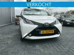 Wit Gebruikt 2016 Toyota Aygo X-play Hatchback | € 6.200 (Goede deal)