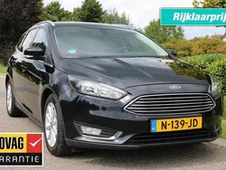 Zwart Gebruikt 2016 Ford Focus Titanium Stationwagen | € 7.450 (Eerlijke prijs)
