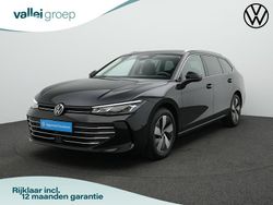 Zwart Gebruikt 2025 VW Passat Business Stationwagen | € 40.900 (Duur)
