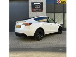 Wit, metallic lak Gebruikt 2024 Tesla Model Y SUV | € 35.999 (Eerlijke prijs)