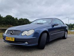 Blauw (metallic) Gebruikt 2004 Mercedes 240 Elegance Coupé | € 3.950