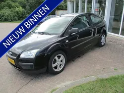 Zwart Gebruikt 2005 Ford Focus Trend Hatchback | € 1.760 (Eerlijke prijs)