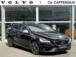 Zwart Gebruikt 2019 Volvo V40 Stationwagen | € 21.950 (Eerlijke prijs)