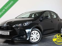 Zwart Gebruikt 2024 Toyota Yaris Hybrid Business Edition Hatchback | € 22.400 (Goede deal)