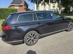 Zwart Gebruikt 2016 VW Passat Highline Stationwagen | € 9.500 (Eerlijke prijs)