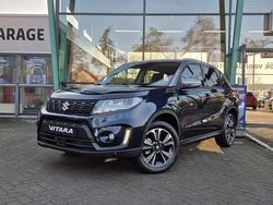 Blauw, metallic lak Gebruikt 2023 Suzuki Vitara Style SUV | € 32.999 (Duur)