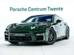 Groen, metallic lak Gebruikt 2024 Porsche Panamera Turbo Sedan | € 209.900