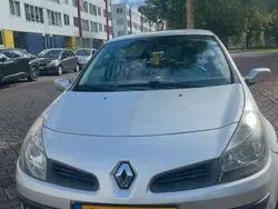 Grijs Gebruikt 2006 Renault Clio II Luxe Hatchback | € 2.250 (Eerlijke prijs)