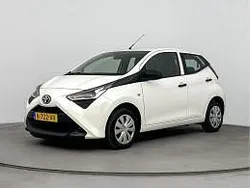 Wit Gebruikt 2021 Toyota Aygo Hatchback | € 10.940 (Eerlijke prijs)