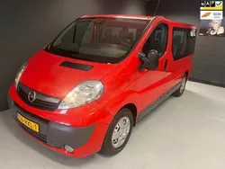 Rood Gebruikt 2009 Opel Vivaro Van | € 10.950