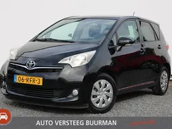 Zwart Gebruikt 2011 Toyota Verso-S MPV | € 8.450 (Eerlijke prijs)