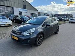 Grijs, metallic lak Gebruikt 2013 Kia Rio 2 Hatchback | € 3.500 (Super prijs)