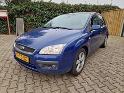 Blauw Gebruikt 2007 Ford Focus Futura Hatchback | € 1.550 (Goede deal)