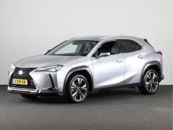 Sonic silver metallic (licht grijs metallic) Gebruikt 2024 Lexus UX 300e Luxury Line SUV | € 49.445