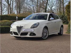 Wit Gebruikt 2012 Alfa Romeo Giulietta Hatchback | € 9.950 (Eerlijke prijs)