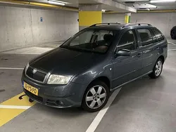 Grijs Gebruikt 2004 Skoda Fabia Elegance Stationwagen | € 999 (Goede deal)