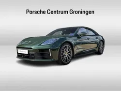 Oak groen metallic neo Nieuw 2024 Porsche Panamera 4 Sedan | € 187.900 (Iets duurder)
