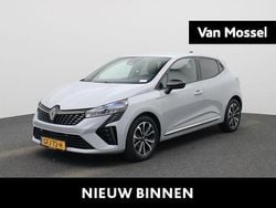 17320.66 (donker grijs) Gebruikt 2024 Renault Clio V Techno Hatchback | € 21.440 (Iets duurder)