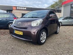 Paars (metallic) Gebruikt 2009 Toyota iQ Comfort Hatchback | € 2.995 (Eerlijke prijs)